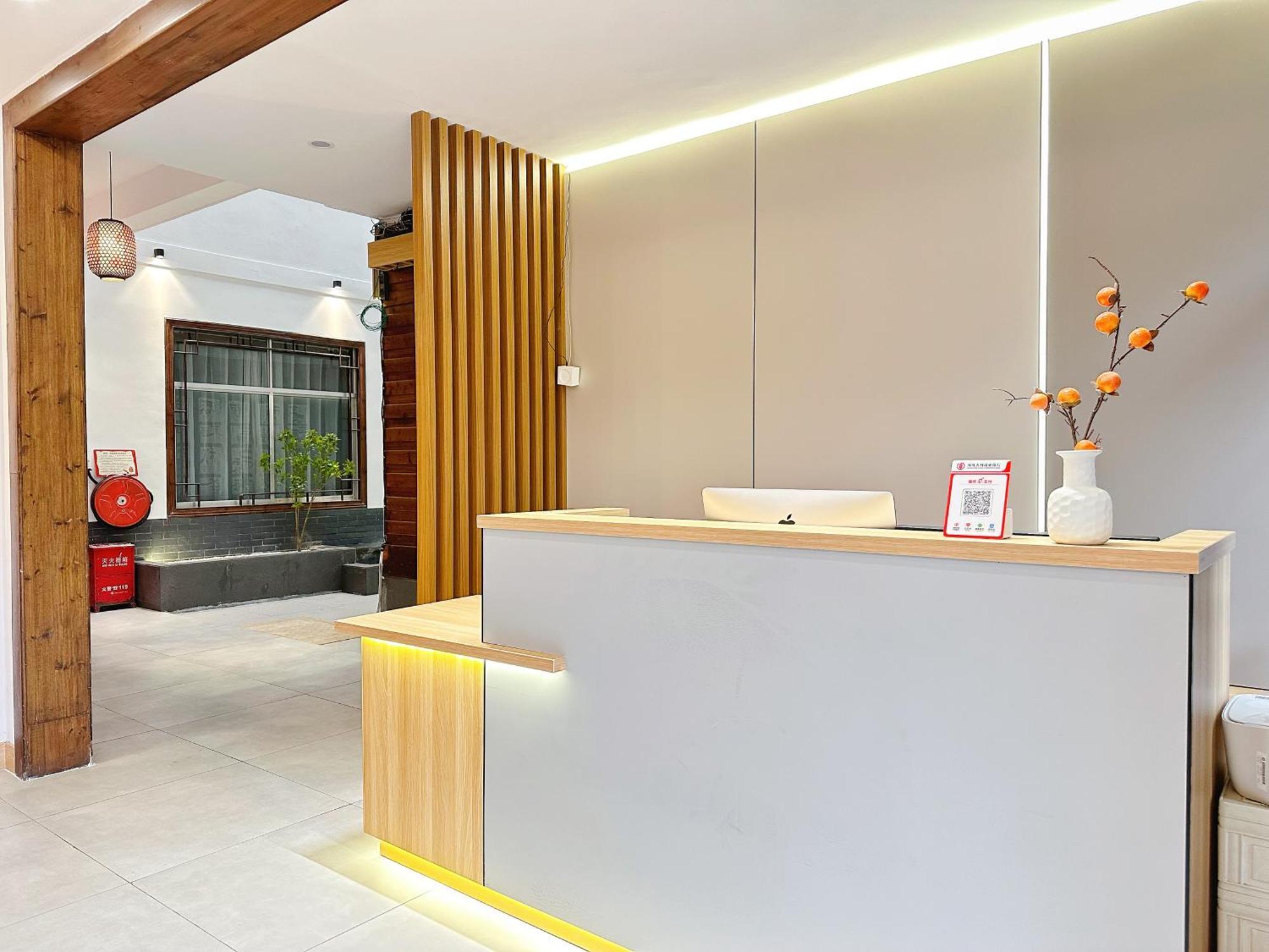 Hemu House Hotell Fenghuang Exteriör bild
