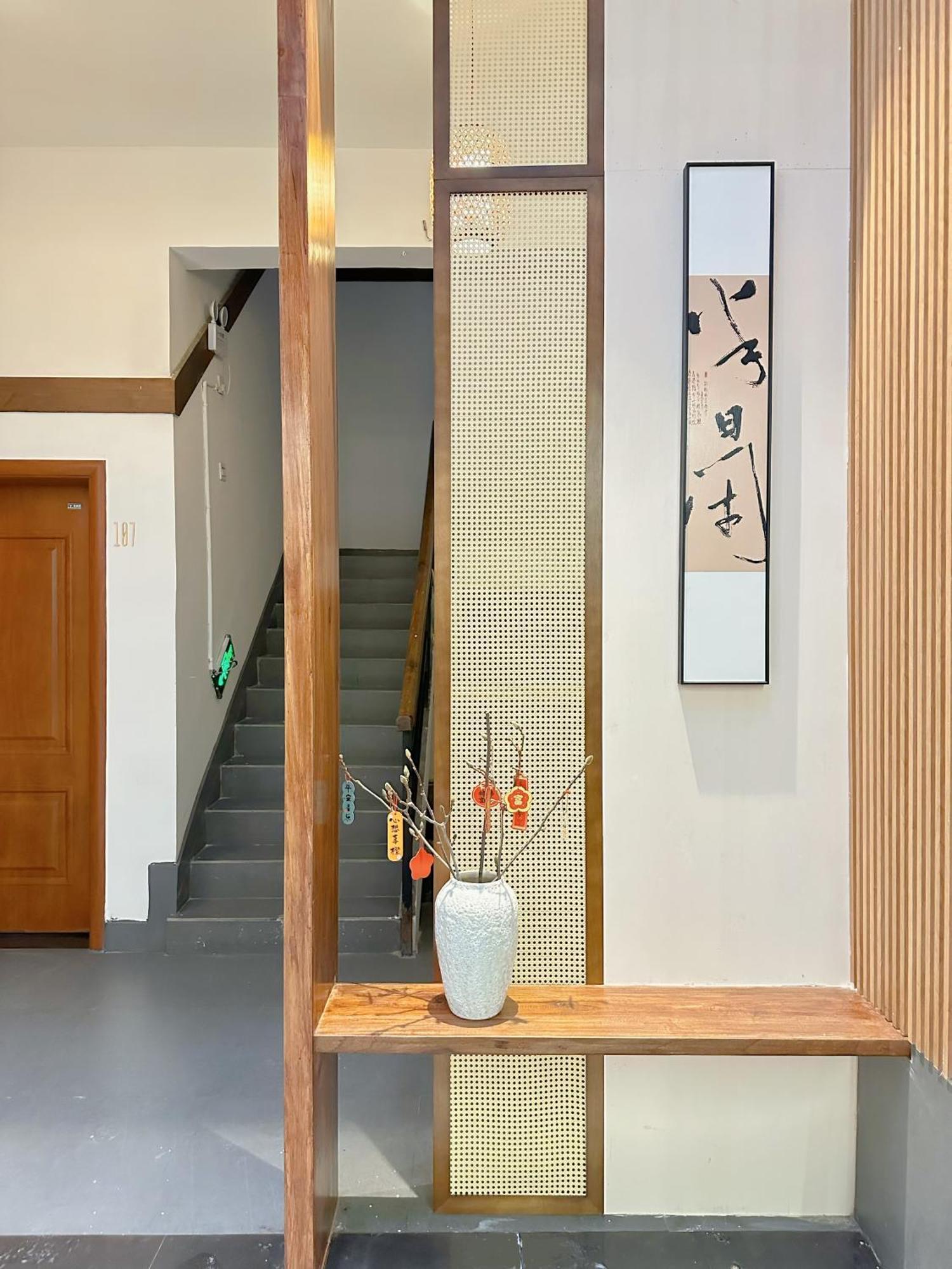 Hemu House Hotell Fenghuang Exteriör bild