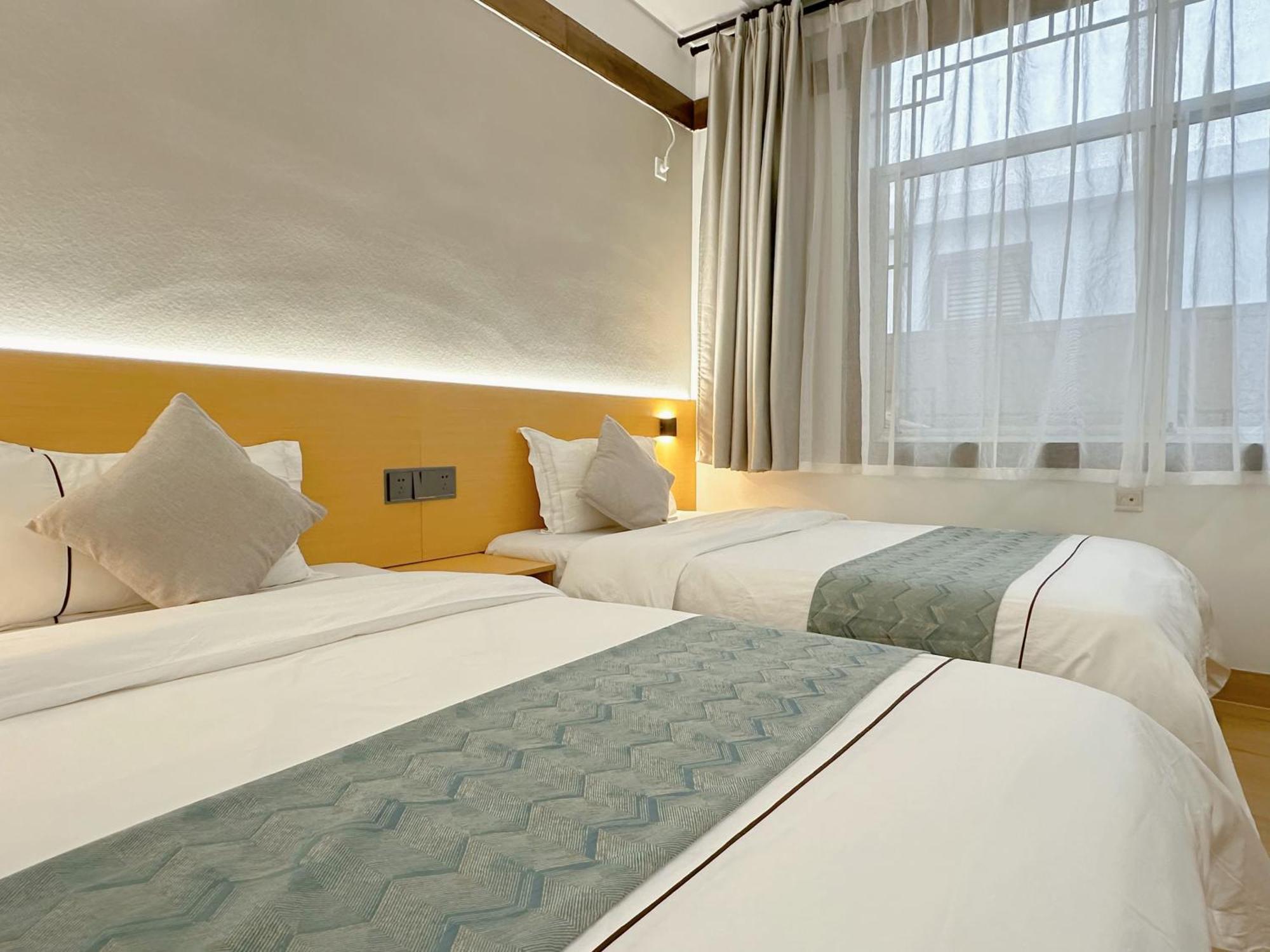Hemu House Hotell Fenghuang Exteriör bild