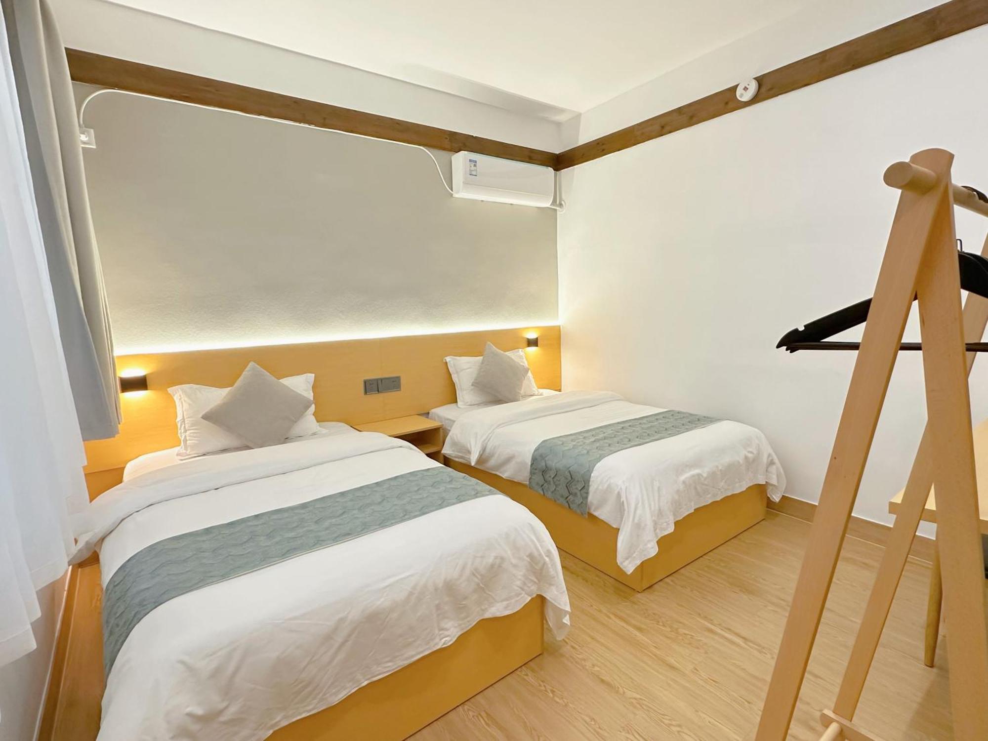 Hemu House Hotell Fenghuang Exteriör bild