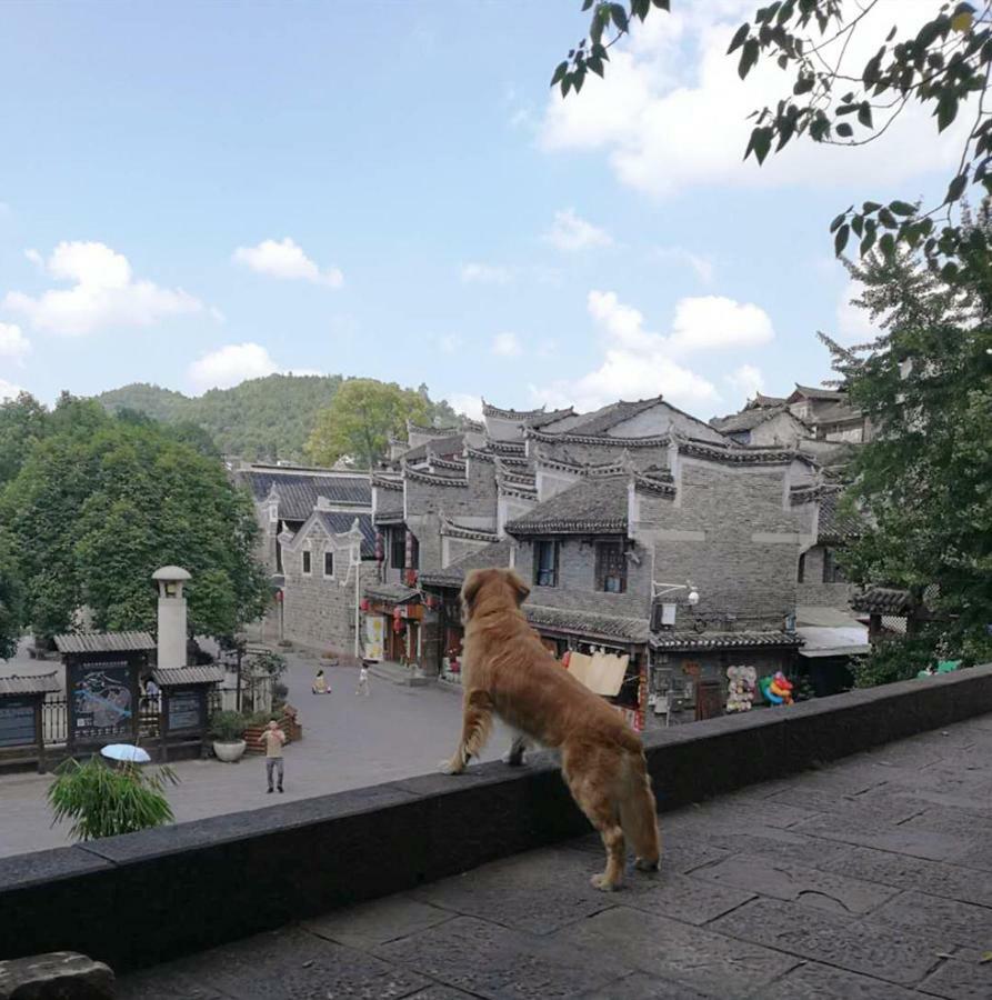 Hemu House Hotell Fenghuang Exteriör bild